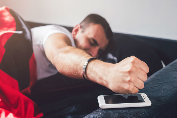 canh bao ke giet nguoi tham lang giau duoi goi cua ban