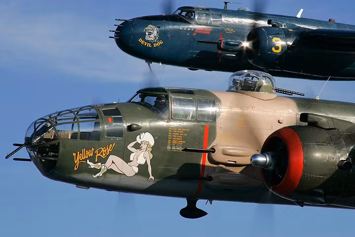 sieu pham oanh tac co bong hong vang b 25 van bay tot sau 80 nam