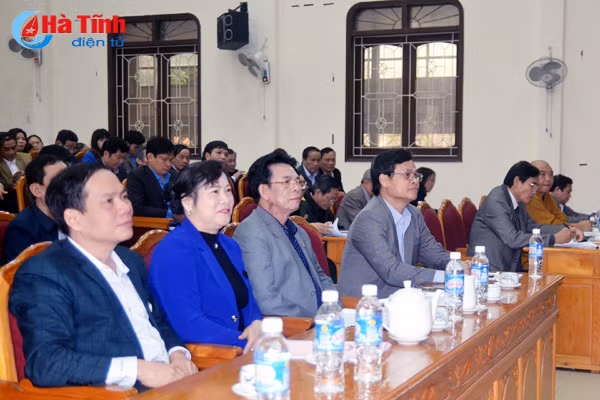 tich cuc phat huy quy che dan chu co so de phat trien ben vung