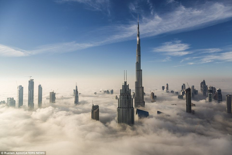 nhung toa nha choc troi giua bien suong mu day dac o dubai