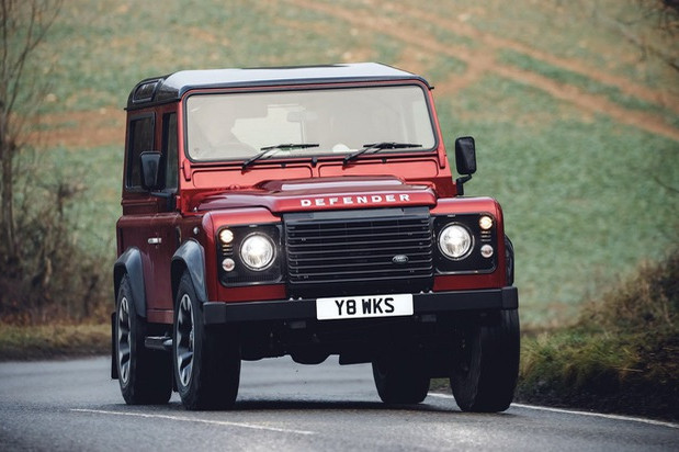 land rover hoi sinh defender bang phien ban nhanh nhat manh nhat lich su