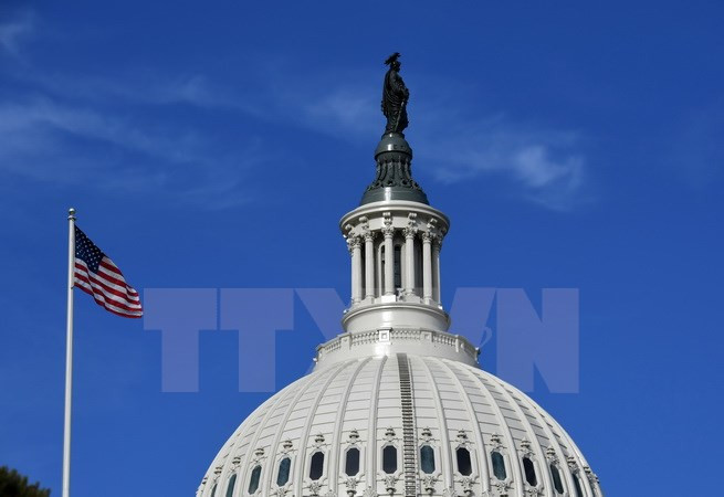 tong thong trump do loi cho nghi sy dan chu khien chinh phu dong cua