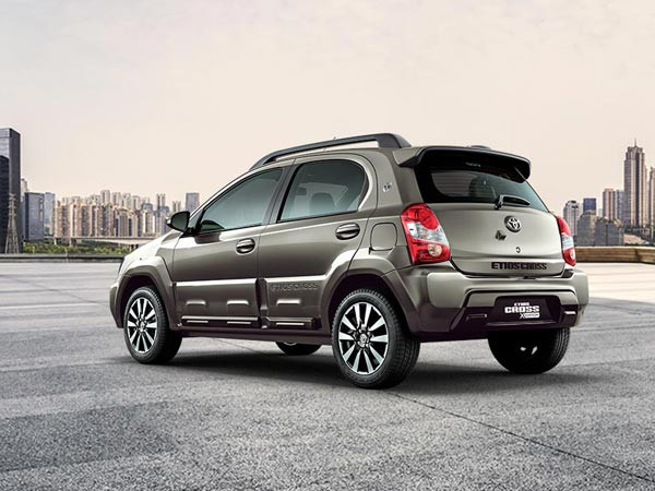 toyota gay soc voi o to gia re chi 249 trieu dong