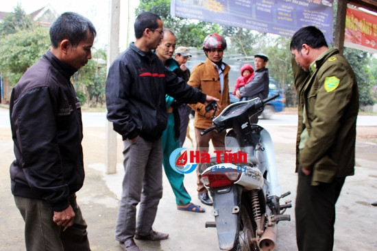 Chiếc xe máy không mang BKS được dùng vào việc thực hiện vụ trộm xe máy của anh Đạt