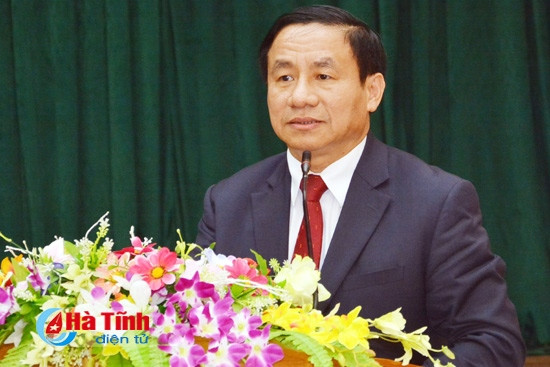 Bí thư Tỉnh ủy - Chủ tịch UBND tỉnh Lê Đình Sơn phát biểu tại buổi gặp mặt