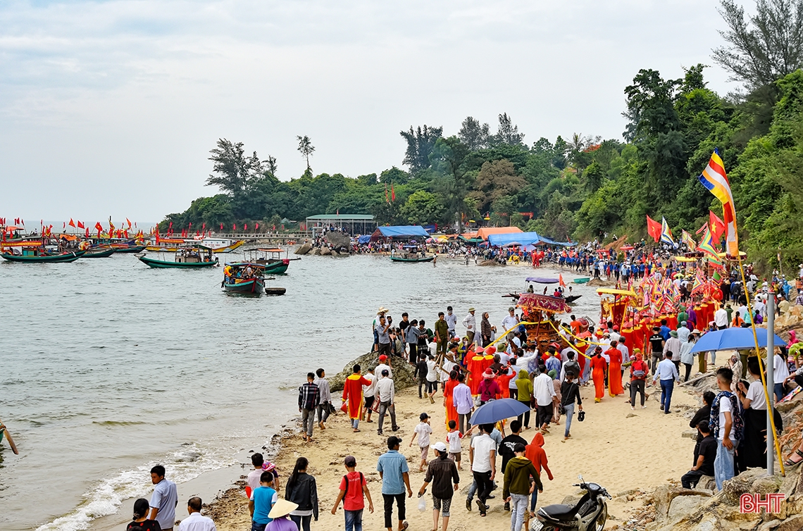 Lễ hội đền Chiêu Trưng - linh thiêng và rực rỡ!
