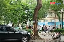 Nữ sinh bị đứt lìa chân sau va chạm với ôtô