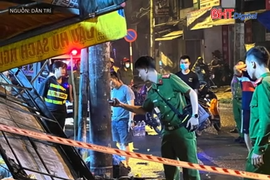  2 người tử vong khi lao xe máy vào nhà dân