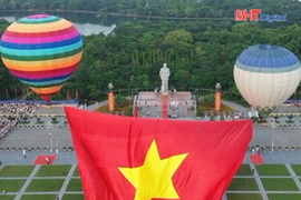 Lần đầu tiên Nghệ An tổ chức hoạt động bay đại kỳ Tổ quốc 