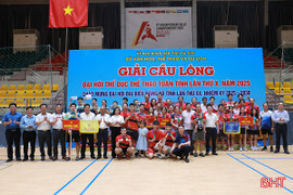 Trao 25 bộ huy chương tại Giải Cầu lông toàn tỉnh năm 2025