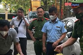 Phát hiện 1,5 tấn xúc xích không rõ nguồn gốc