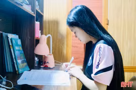 Học sinh "giữ nhịp" ôn tập trong kỳ nghỉ tết dài ngày