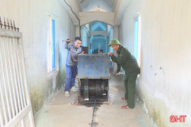 Bất an khi trạm điện đầu nguồn Sông Trí "tê liệt"