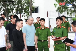 Bắt gần 100 người thuộc băng tội phạm lừa đảo hơn 2.000 tỷ đồng