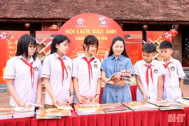 Chuyện Tổng phụ trách Đội đạt Giải thưởng “Cánh én hồng”