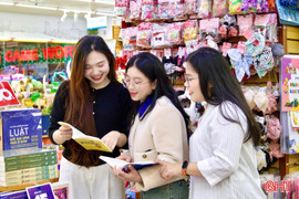 Trung tâm vui chơi, mua sắm "hút khách" dịp Tết Dương lịch