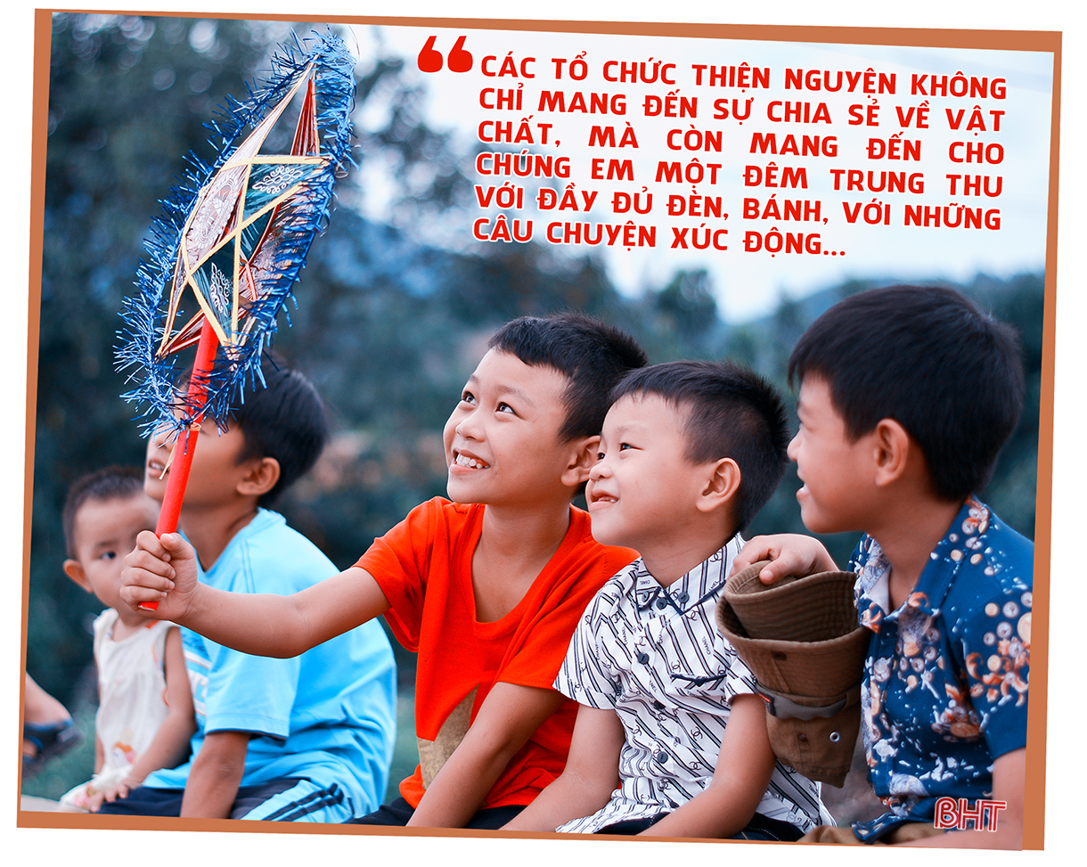 “ Trung thu tết hồng như son thắm”