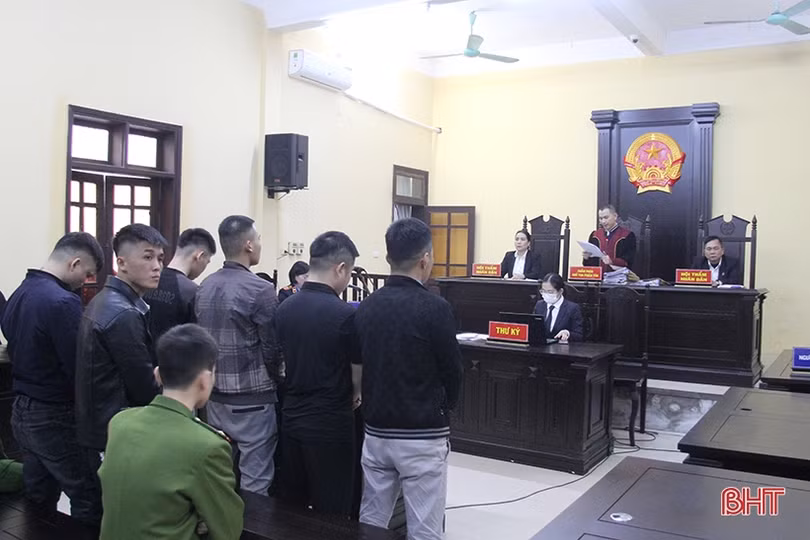 Tổ chức “tiệc” ma túy trong quán karaoke, 6 đối tượng lĩnh 43 năm tù giam
