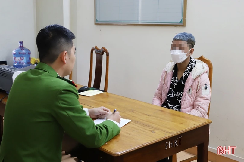 Công an Hà Tĩnh xử lý nghiêm thanh thiếu niên điều khiển xe lạng lách, đánh võng