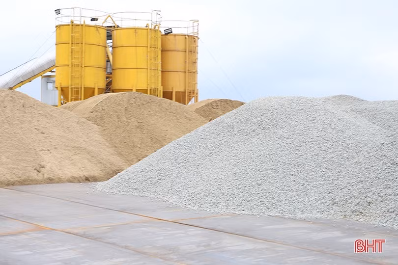 Giá vật liệu xây dựng “đến hẹn lại tăng” khiến người dân, doanh nghiệp Hà Tĩnh gặp khó