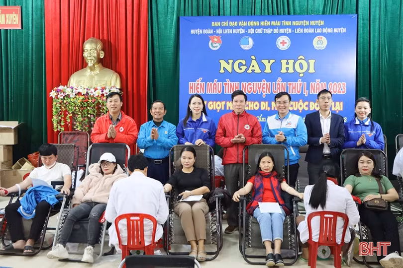 Cẩm Xuyên thu về 355 đơn vị máu trong ngày hội hiến máu tình nguyện