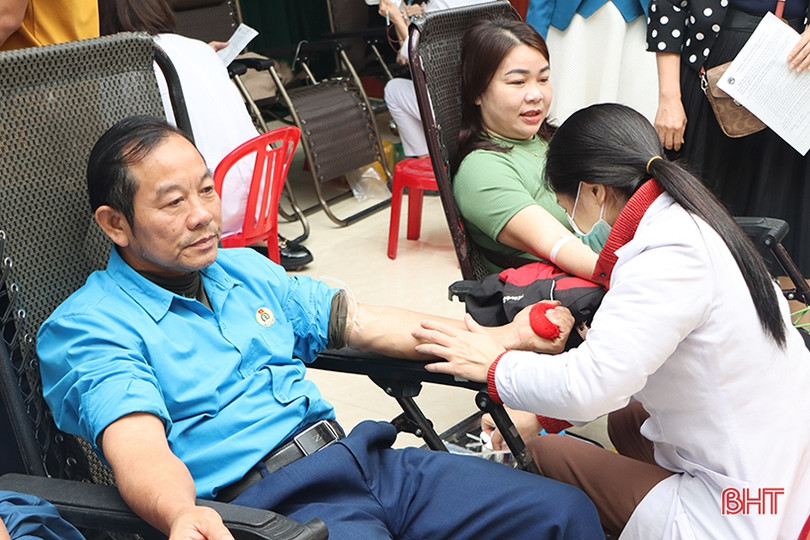 Cẩm Xuyên thu về 355 đơn vị máu trong ngày hội hiến máu tình nguyện