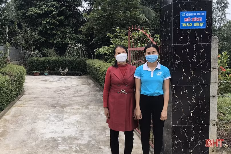 Phụ nữ Hương Sơn giúp nhau xây dựng nhà sạch, vườn đẹp, đường khang trang