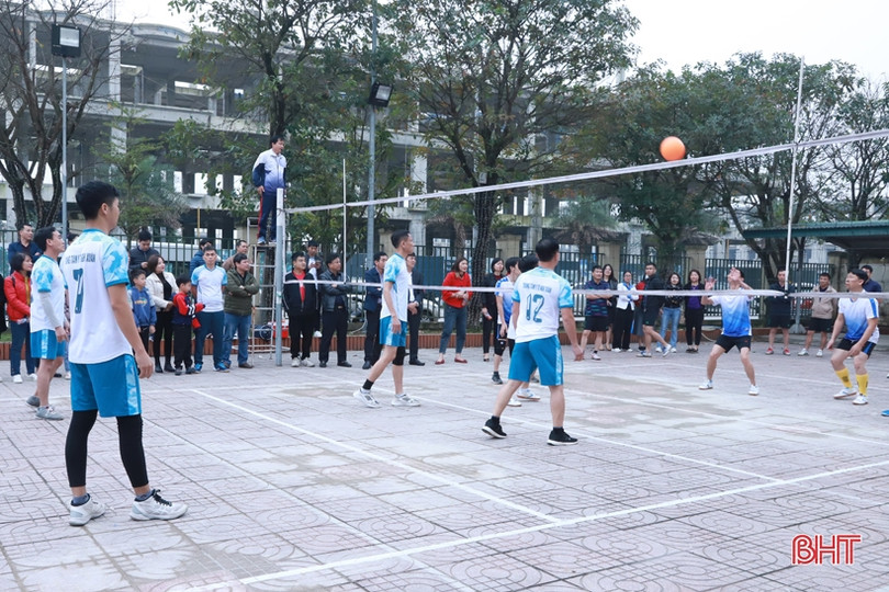 Khởi tranh Giải Bóng chuyền nam, nữ Công đoàn ngành Y tế Hà Tĩnh