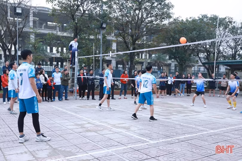 Khởi tranh Giải Bóng chuyền nam, nữ Công đoàn ngành Y tế Hà Tĩnh