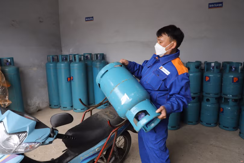 Hà Tĩnh: Giá gas tăng vọt, cả người bán lẫn người mua đều lo ngại!