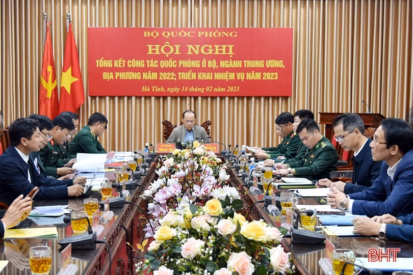 Phát huy sức mạnh tổng hợp xây dựng, củng cố nền quốc phòng toàn dân