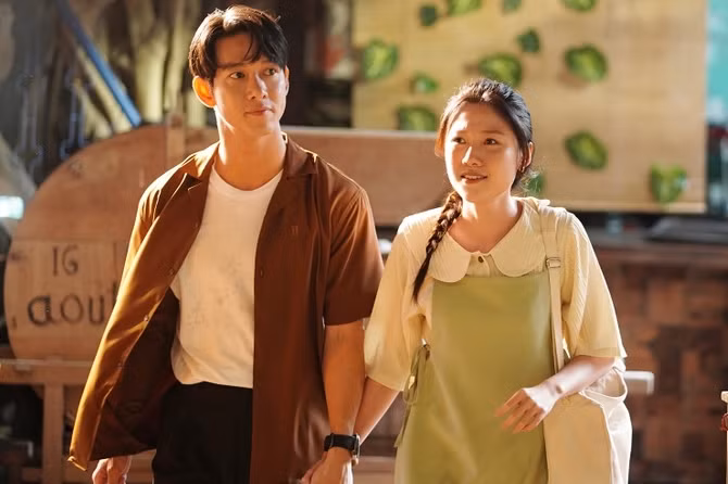 “Nhà bà Nữ” trở thành phim Việt ăn khách nhất lịch sử