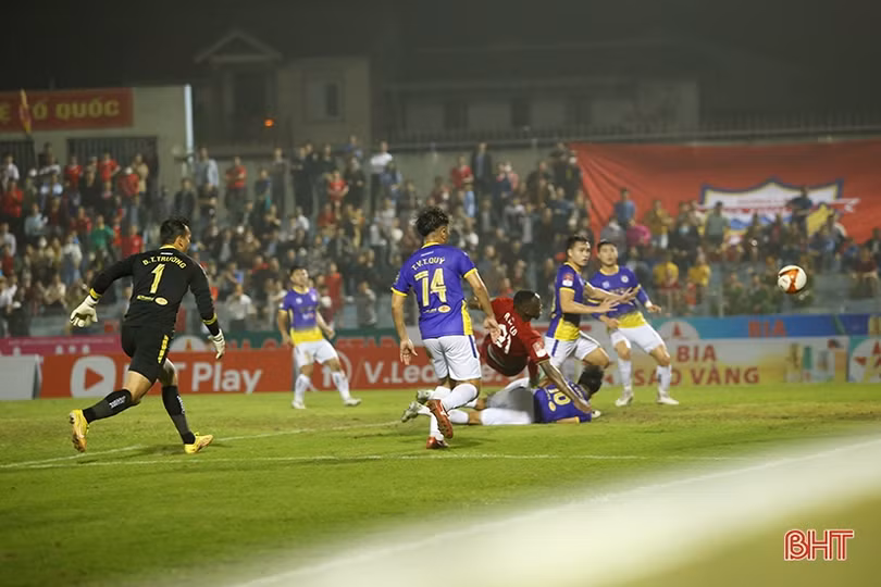 “Rượt đuổi” không thành, Hồng Lĩnh Hà Tĩnh trắng tay trước Hà Nội