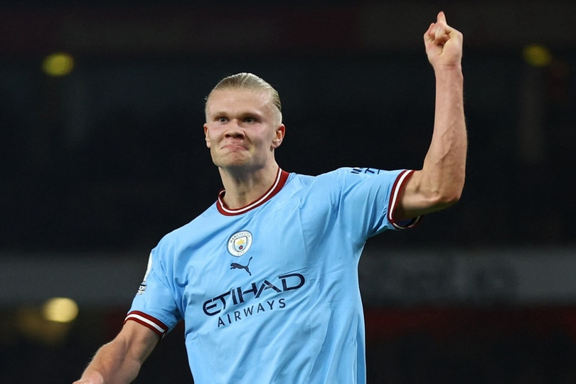 Man City là đội đầu tiên giành 3 điểm trên sân Emirates ở mùa này. Hạ Arsenal, Man City chiếm ngôi đầu Premier League