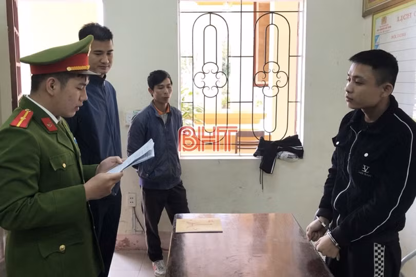 Hà Tĩnh: Triệt xóa đường dây vận chuyển 12kg ketamine, 5.600 viên hồng phiến, bắt 5 đối tượng