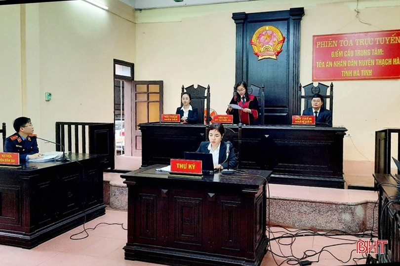 Trộm 25 điện thoại di động, lĩnh 12 tháng tù giam