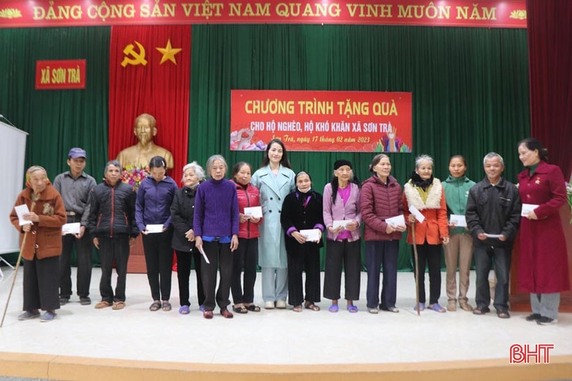 Hỗ trợ 100 triệu đồng cho người nghèo Hương Sơn