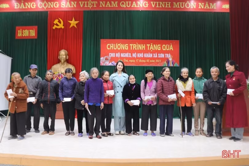 Hỗ trợ 100 triệu đồng cho người nghèo Hương Sơn