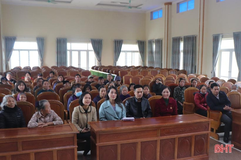 Hỗ trợ 100 triệu đồng cho người nghèo Hương Sơn