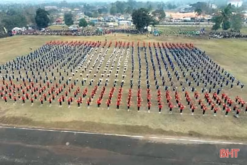 75 con voi tham gia Lễ hội voi lần thứ 16 ở Lào