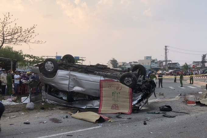 Tai nạn kinh hoàng ở Quảng Nam, 8 người tử vong - 1 Tai nạn nghiêm trọng ở Quảng Nam, 8 người tử vong