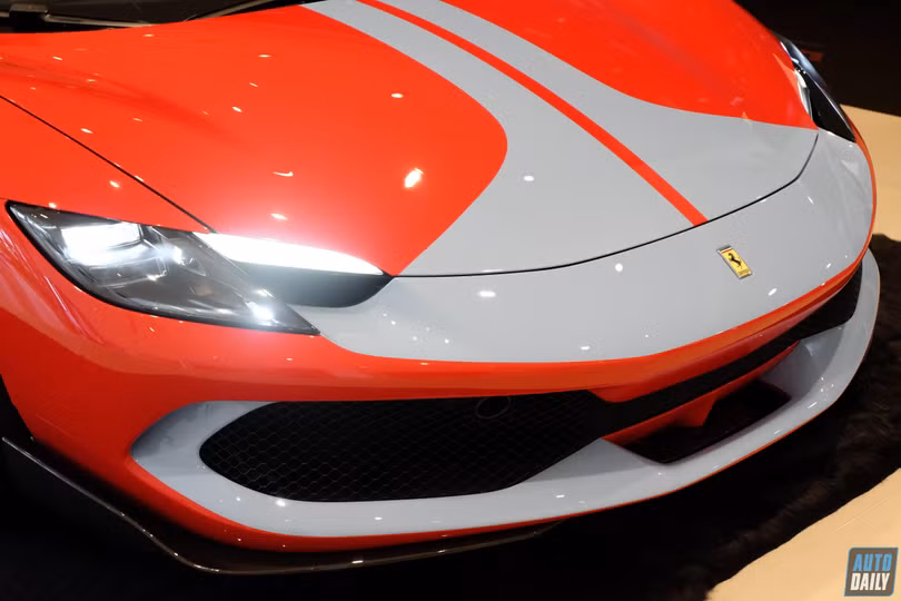 Chiêm ngưỡng siêu xe mui trần Ferrari 296 GTS, giá bán hơn 23 tỷ đồng