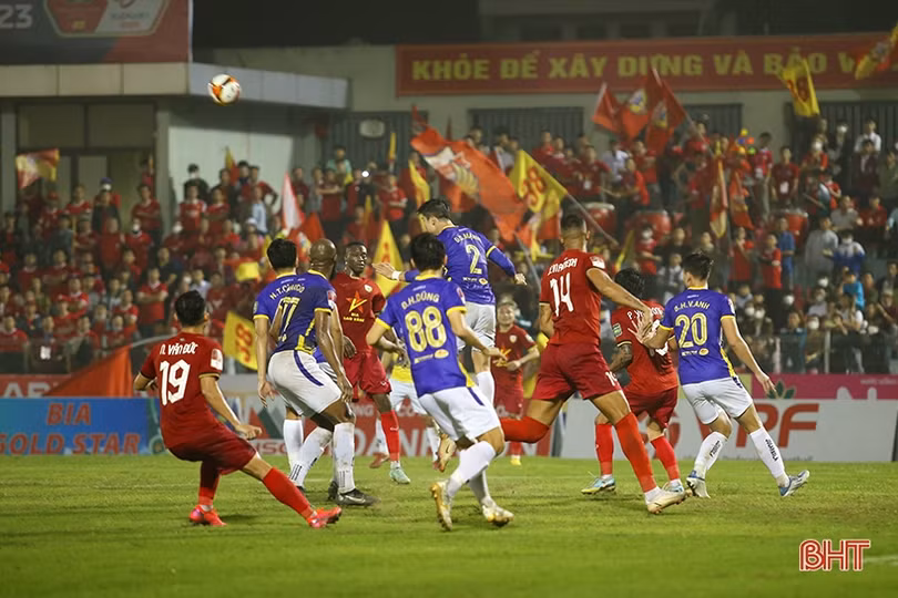 “Rượt đuổi” không thành, Hồng Lĩnh Hà Tĩnh trắng tay trước Hà Nội