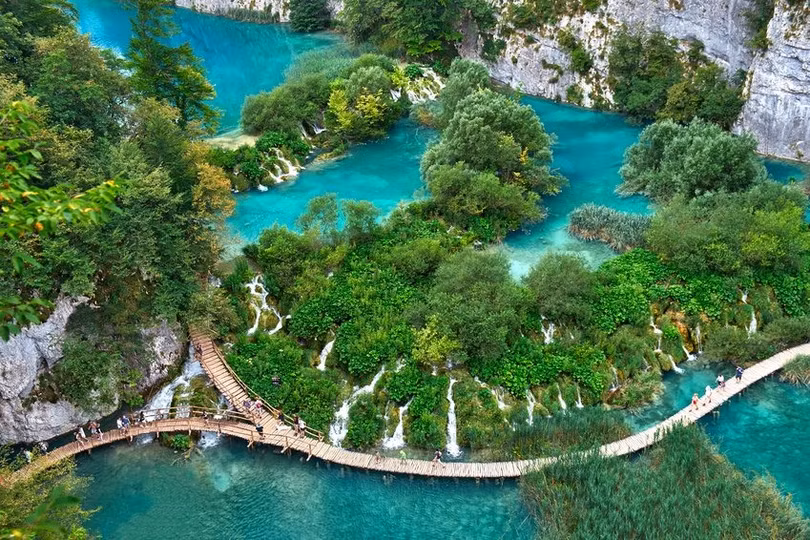 13 thác nước tự nhiên đẹp như tranh vẽ