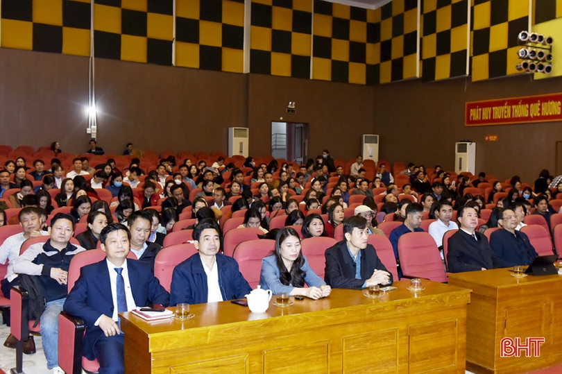 TX Hồng Lĩnh: Hơn 400 cán bộ, đảng viên học tập Nghị quyết Trung ương 6