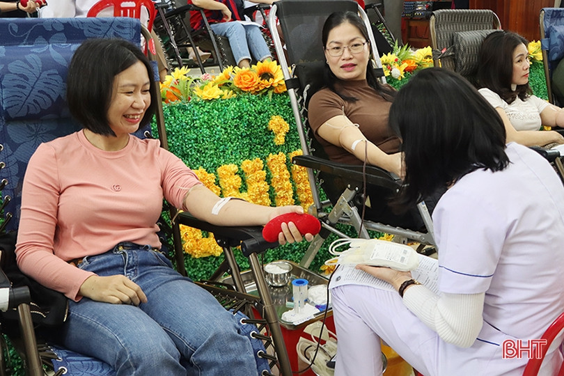 Cẩm Xuyên thu về 355 đơn vị máu trong ngày hội hiến máu tình nguyện