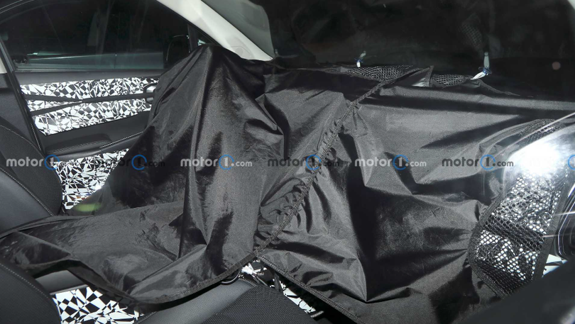 Kia Sorento 2024 rò rỉ nội thất với màn hình mới