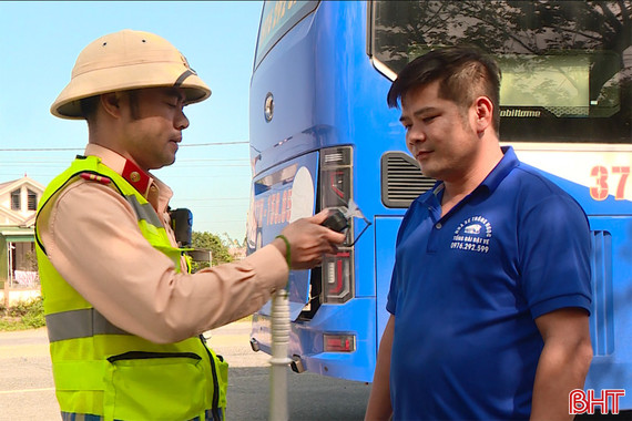  Siết chặt an toàn giao thông dịp cao điểm cuối năm