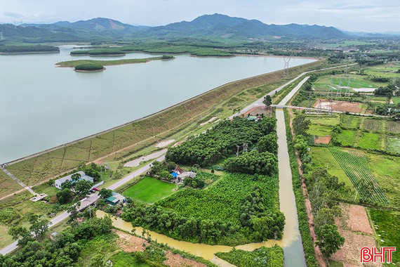 Nước hồ Bộc Nguyên chuyển màu vàng, nước sinh hoạt có bị ảnh hưởng?