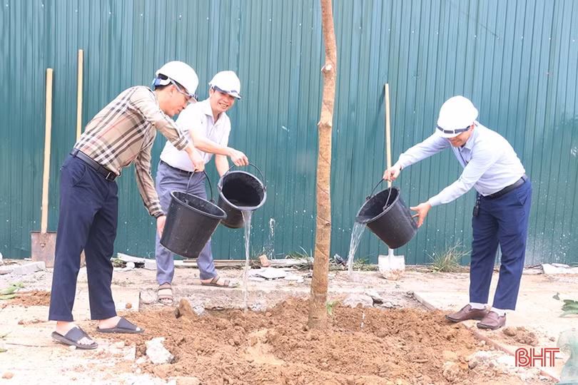 Trường Cao đẳng Y tế Hà Tĩnh phát động tết trồng cây